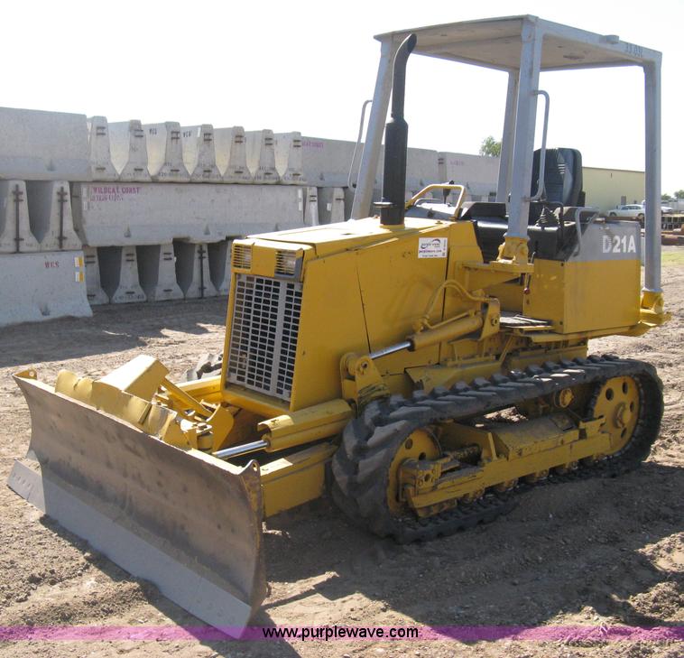image for item B8026 1999 Komatsu D21A-7 dozer
