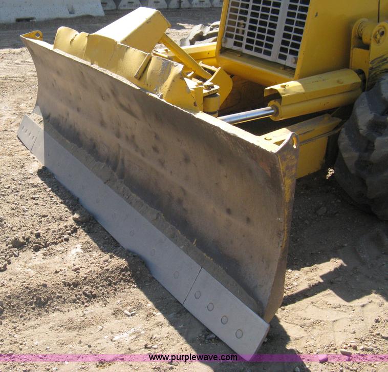 image for item B8026 1999 Komatsu D21A-7 dozer