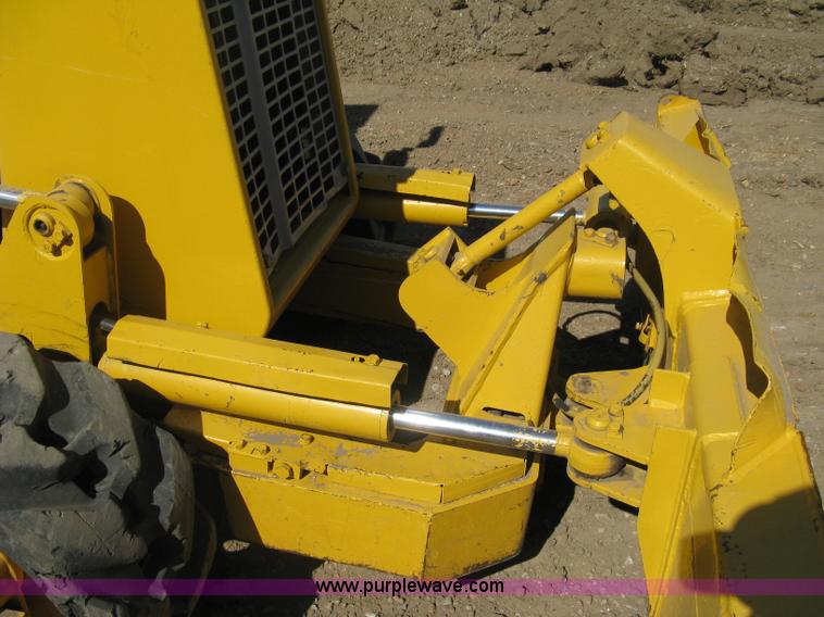 image for item B8026 1999 Komatsu D21A-7 dozer