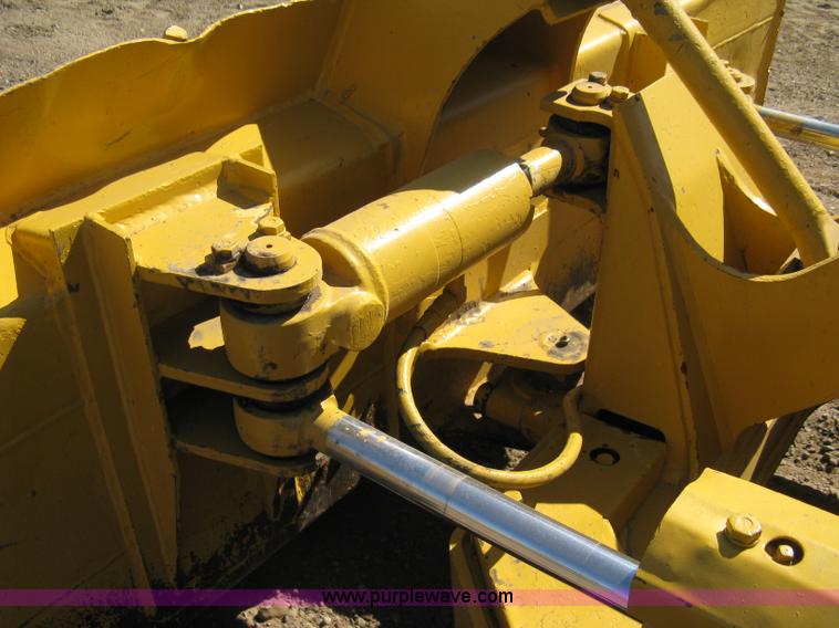 image for item B8026 1999 Komatsu D21A-7 dozer