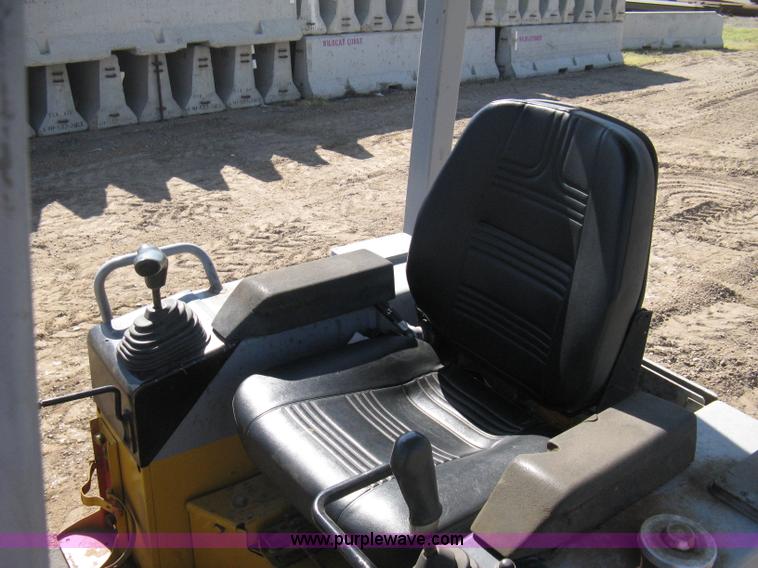 image for item B8026 1999 Komatsu D21A-7 dozer