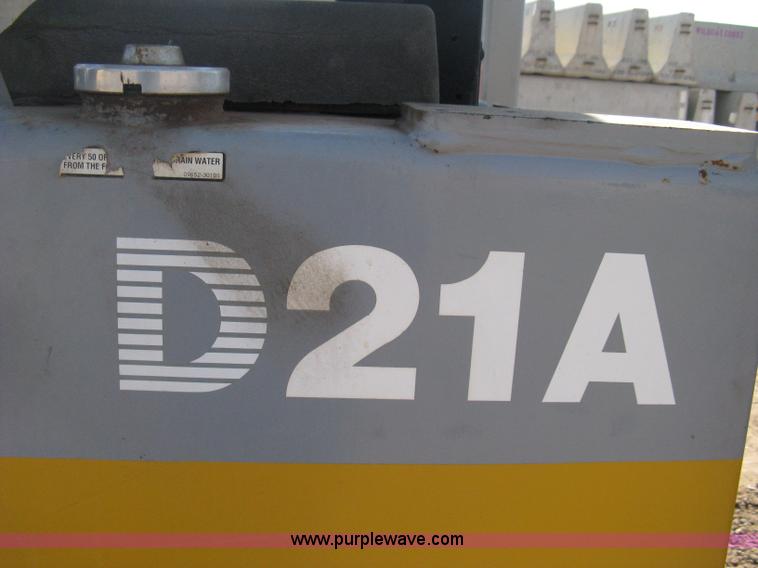 image for item B8026 1999 Komatsu D21A-7 dozer