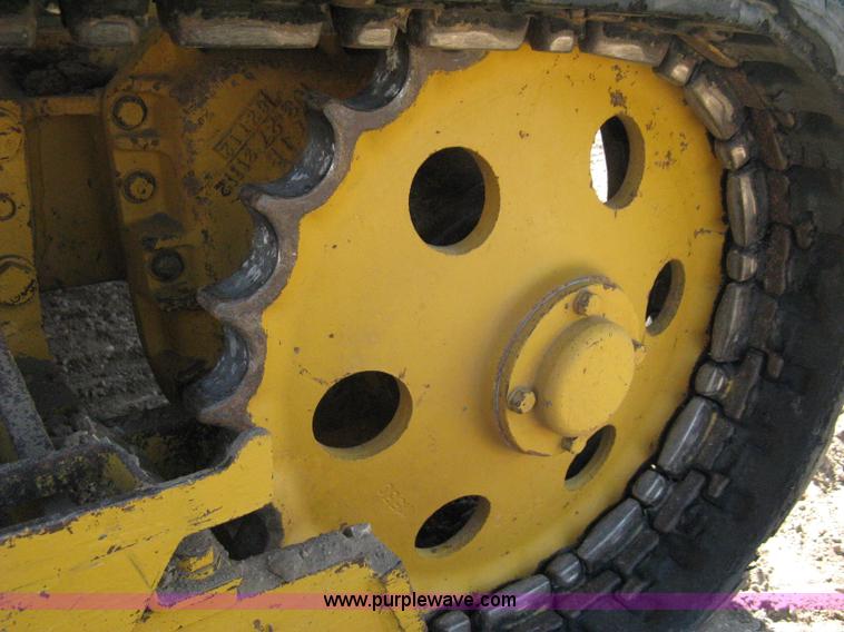 image for item B8026 1999 Komatsu D21A-7 dozer