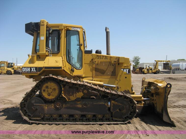 image for item B8027 1995 Caterpillar D5H XL Series II dozer
