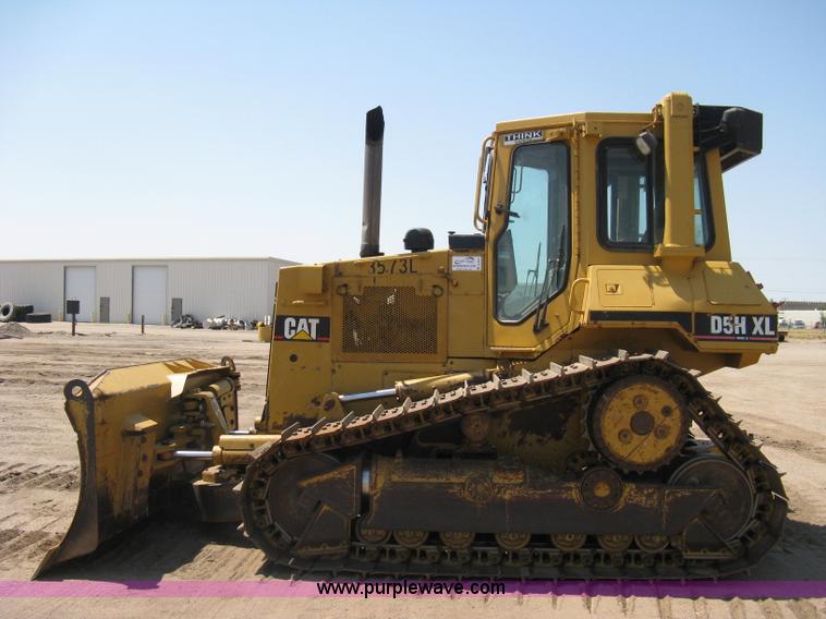 image for item B8027 1995 Caterpillar D5H XL Series II dozer