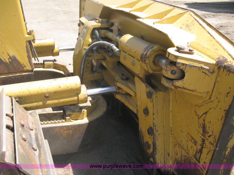 image for item B8027 1995 Caterpillar D5H XL Series II dozer
