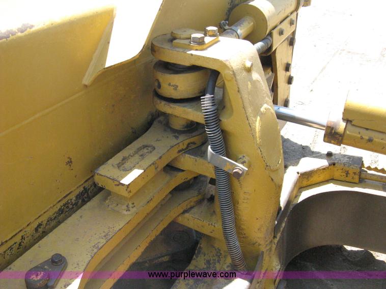 image for item B8027 1995 Caterpillar D5H XL Series II dozer