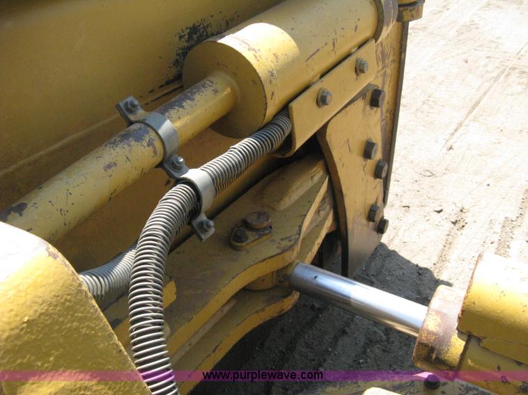 image for item B8027 1995 Caterpillar D5H XL Series II dozer