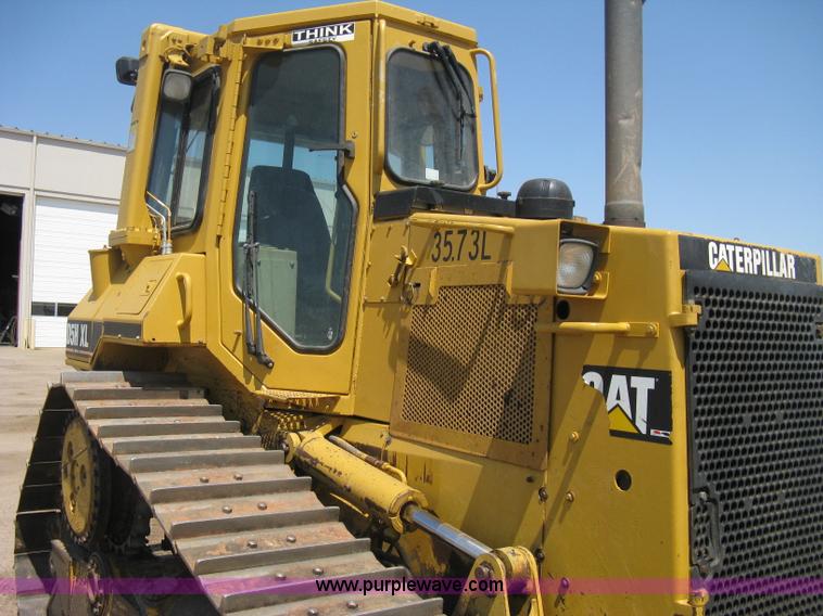 image for item B8027 1995 Caterpillar D5H XL Series II dozer