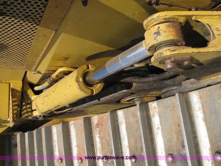 image for item B8027 1995 Caterpillar D5H XL Series II dozer