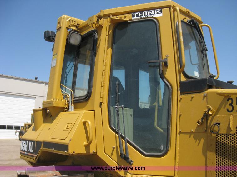 image for item B8027 1995 Caterpillar D5H XL Series II dozer