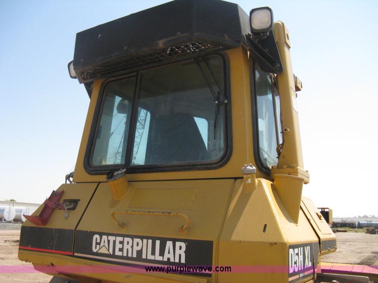 image for item B8027 1995 Caterpillar D5H XL Series II dozer