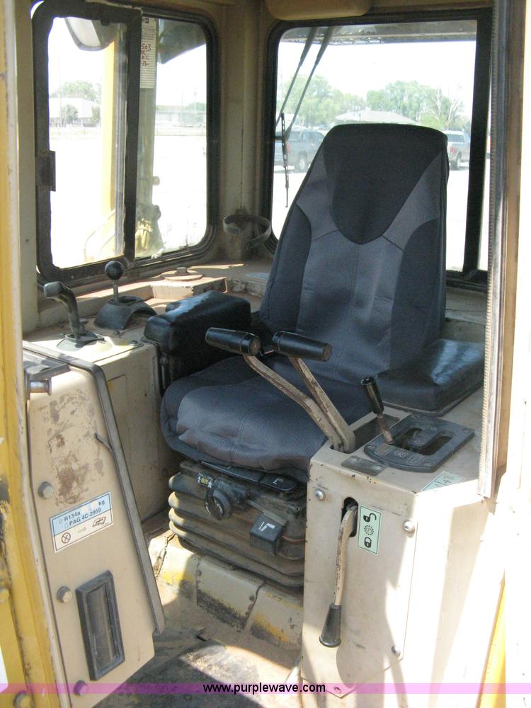image for item B8027 1995 Caterpillar D5H XL Series II dozer