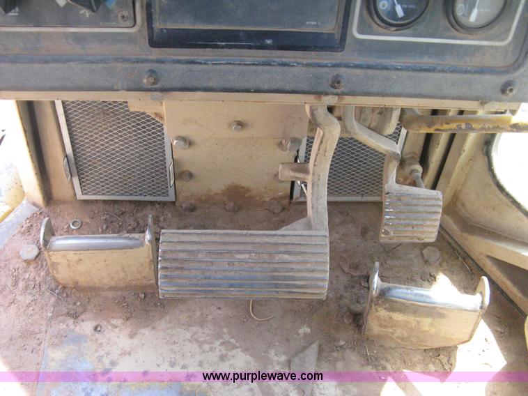 image for item B8027 1995 Caterpillar D5H XL Series II dozer