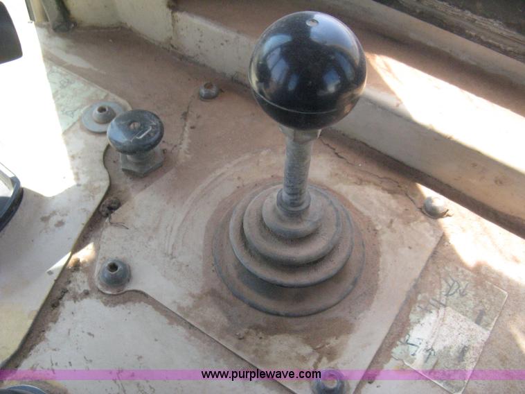 image for item B8027 1995 Caterpillar D5H XL Series II dozer