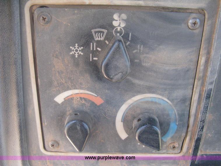 image for item B8027 1995 Caterpillar D5H XL Series II dozer