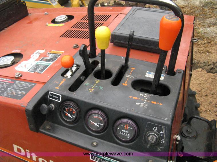 image for item B8036 2005 Ditch Witch 255SXH cable plow trencher