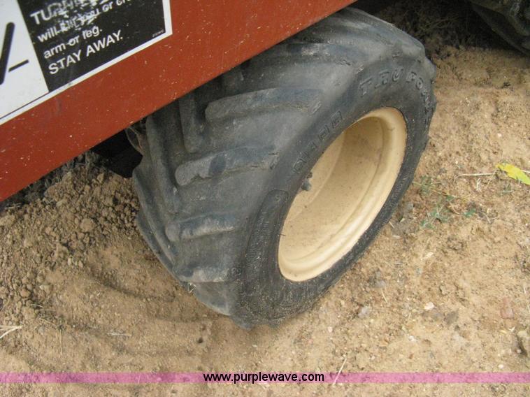 image for item B8036 2005 Ditch Witch 255SXH cable plow trencher