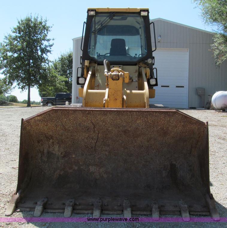 image for item C2422 2002 Caterpillar 953C track loader
