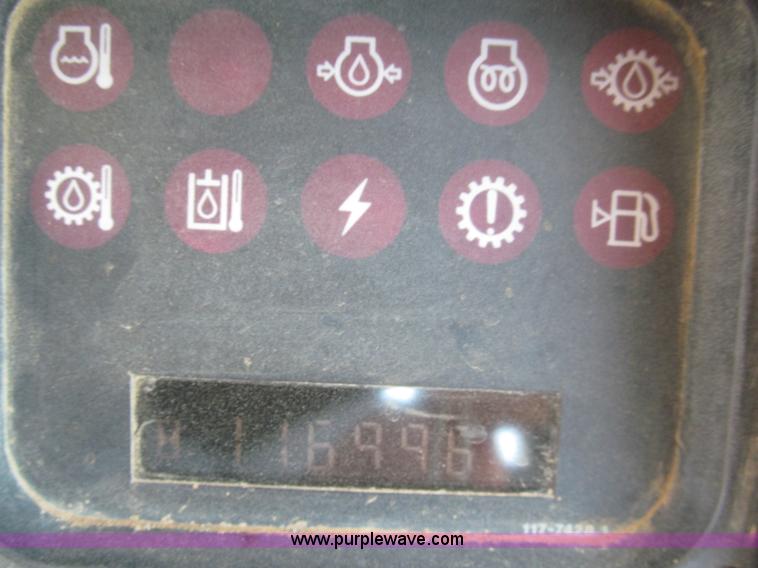 image for item C2422 2002 Caterpillar 953C track loader