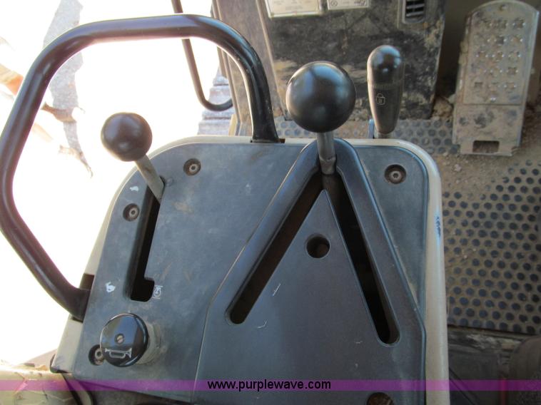 image for item C2422 2002 Caterpillar 953C track loader