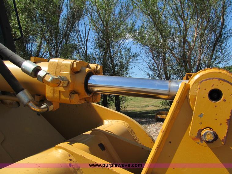 image for item C2422 2002 Caterpillar 953C track loader