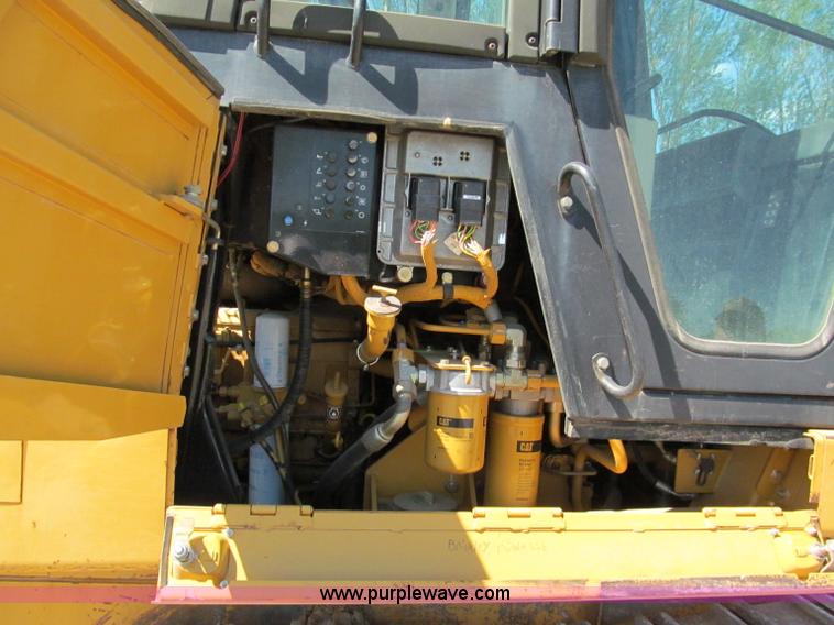 image for item C2422 2002 Caterpillar 953C track loader