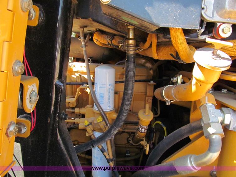 image for item C2422 2002 Caterpillar 953C track loader