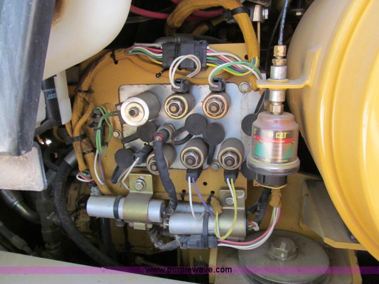 image for item C2422 2002 Caterpillar 953C track loader