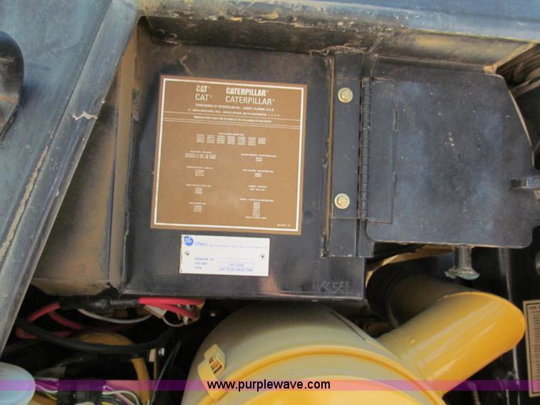 image for item C2422 2002 Caterpillar 953C track loader