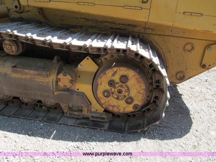 image for item C2422 2002 Caterpillar 953C track loader