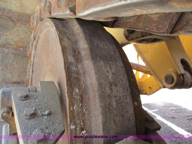 image for item C2422 2002 Caterpillar 953C track loader