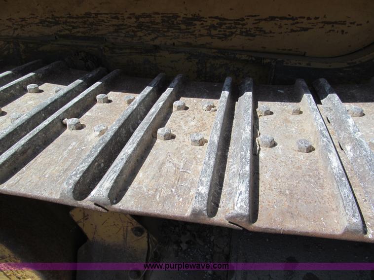 image for item C2422 2002 Caterpillar 953C track loader