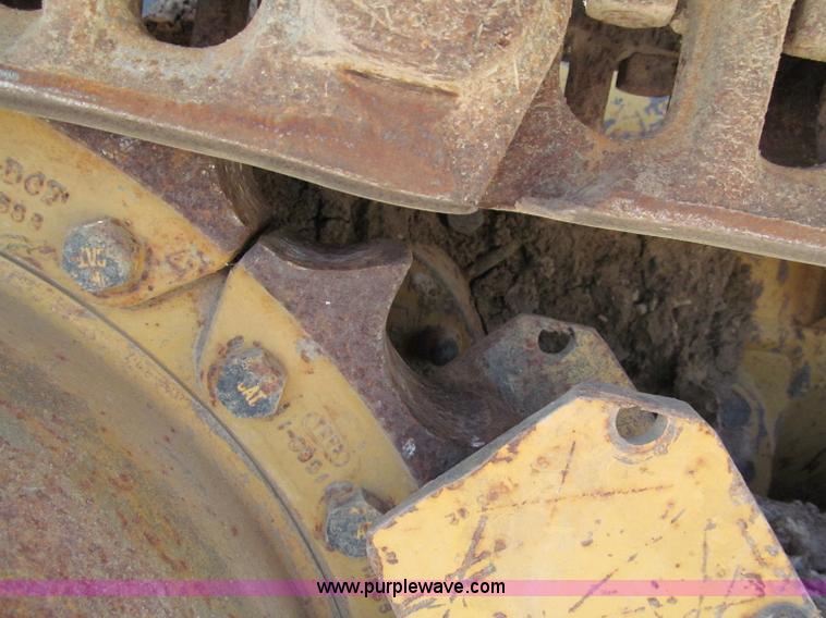 image for item C2422 2002 Caterpillar 953C track loader