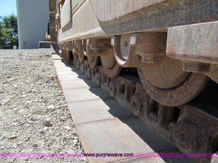 image for item C2422 2002 Caterpillar 953C track loader