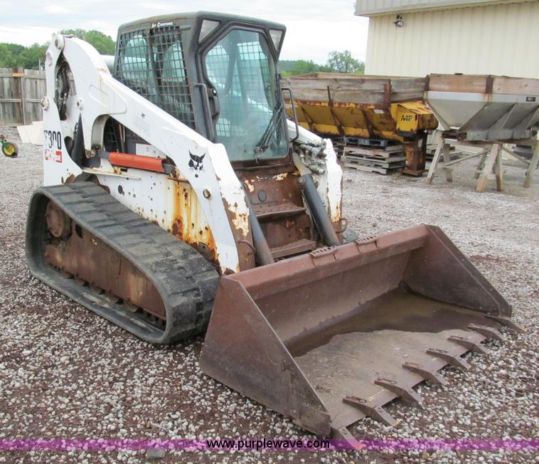 image for item C2459 2007 Bobcat T300 track skid steer