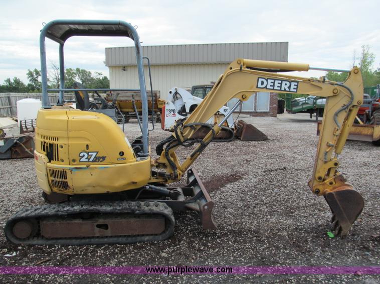 image for item C2461 2001 John Deere 27 ZTS compact excavator