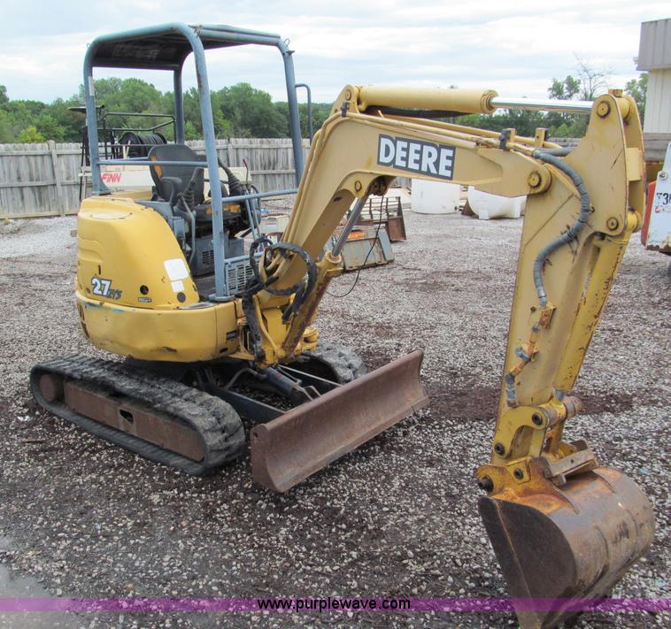 image for item C2461 2001 John Deere 27 ZTS compact excavator