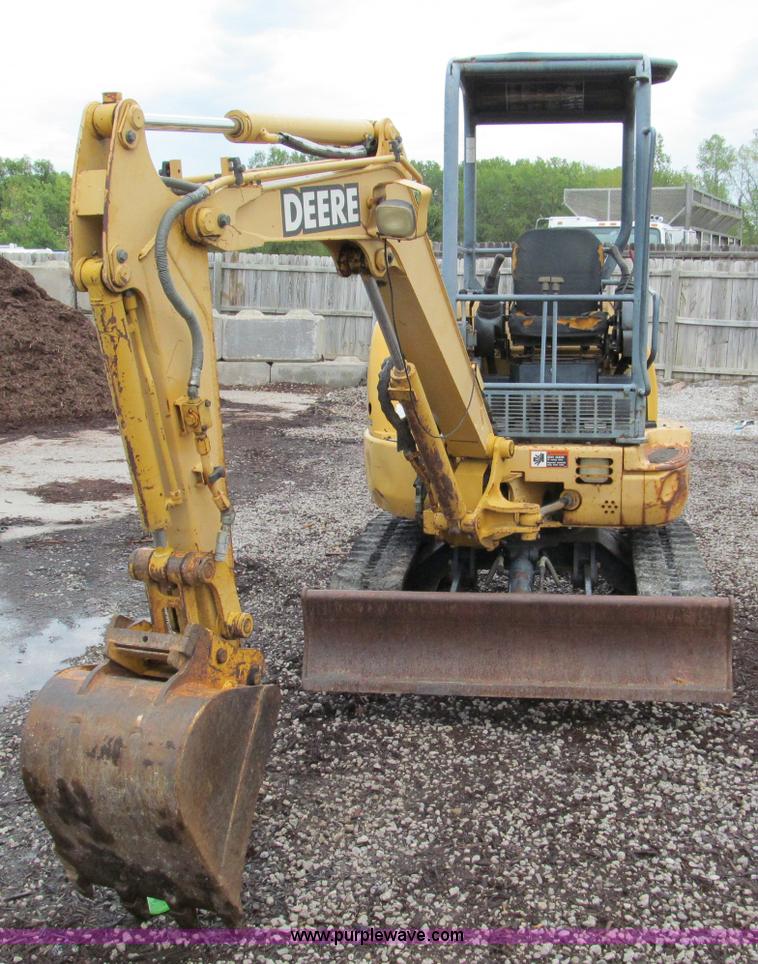 image for item C2461 2001 John Deere 27 ZTS compact excavator