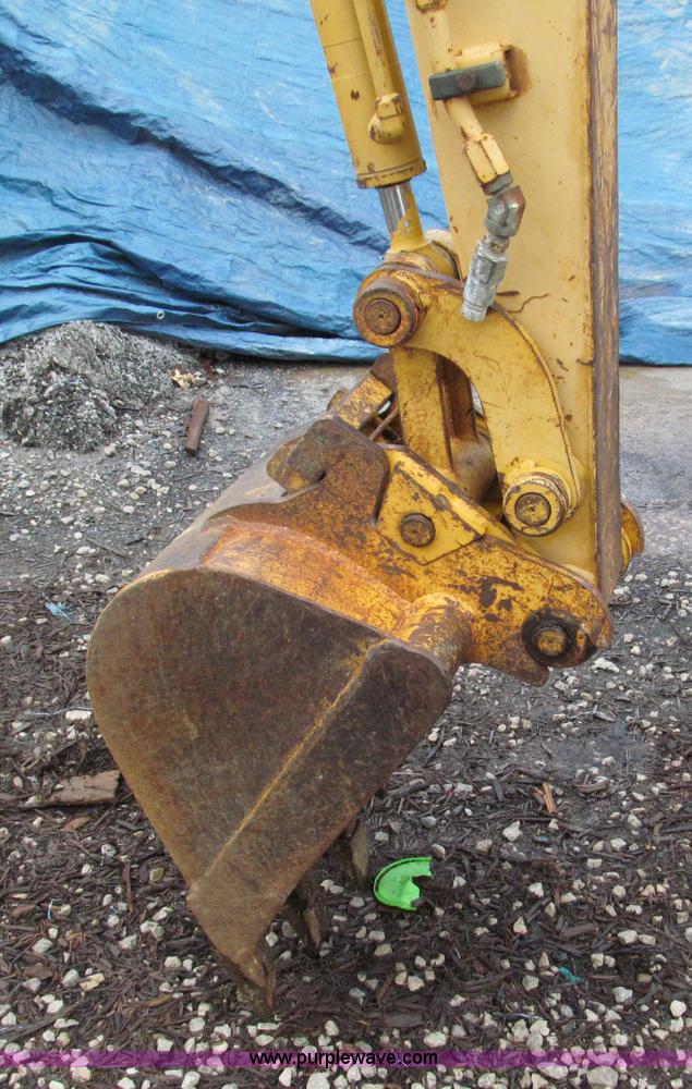 image for item C2461 2001 John Deere 27 ZTS compact excavator