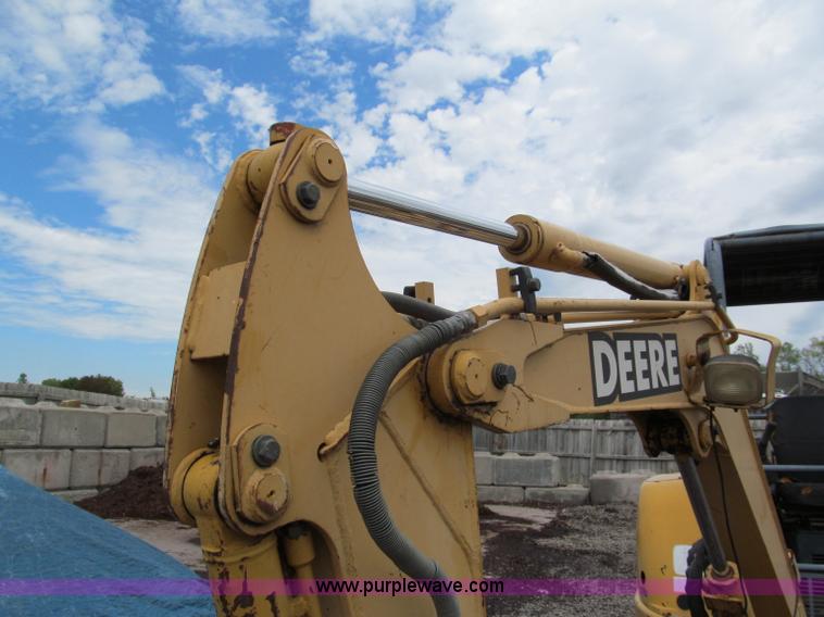 image for item C2461 2001 John Deere 27 ZTS compact excavator