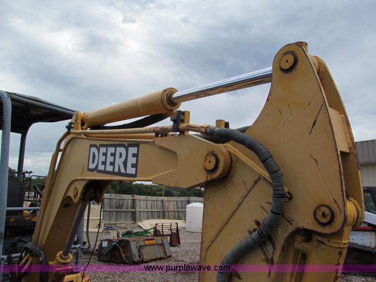 image for item C2461 2001 John Deere 27 ZTS compact excavator