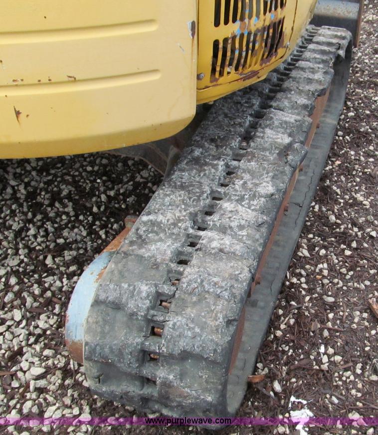 image for item C2461 2001 John Deere 27 ZTS compact excavator