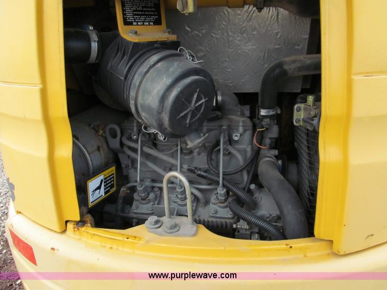 image for item C2461 2001 John Deere 27 ZTS compact excavator