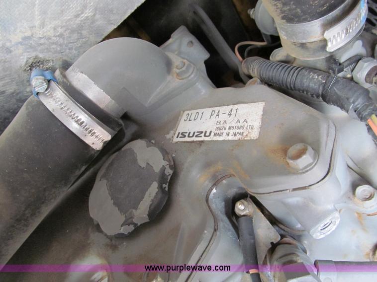 image for item C2461 2001 John Deere 27 ZTS compact excavator