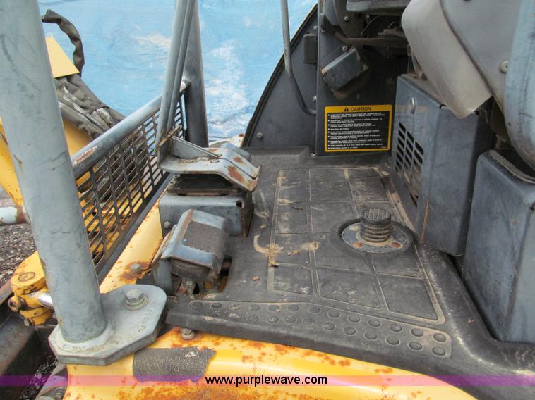 image for item C2461 2001 John Deere 27 ZTS compact excavator