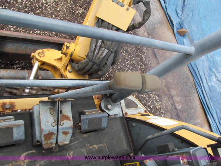 image for item C2461 2001 John Deere 27 ZTS compact excavator
