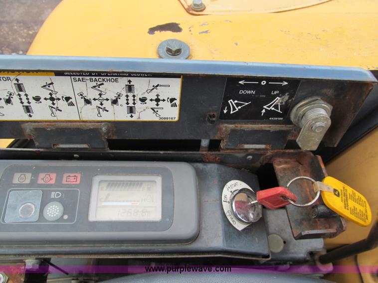 image for item C2461 2001 John Deere 27 ZTS compact excavator