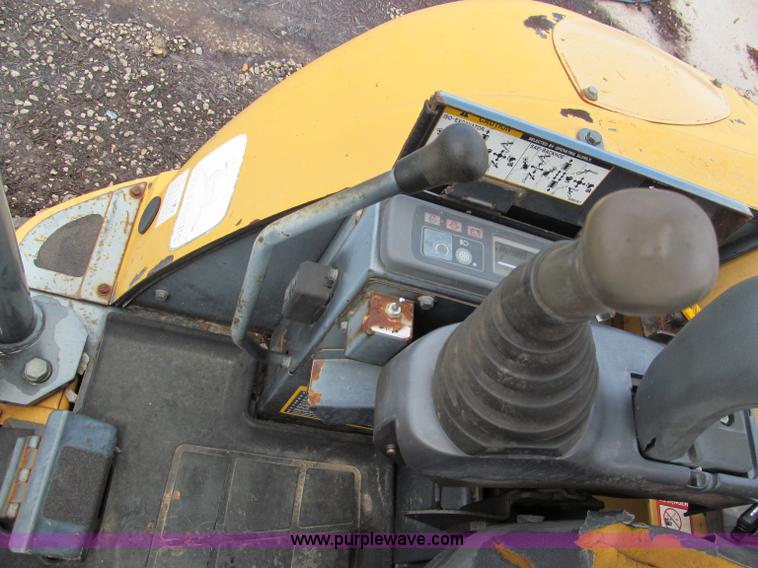 image for item C2461 2001 John Deere 27 ZTS compact excavator