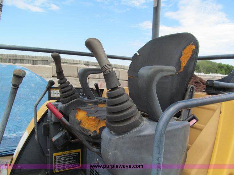 image for item C2461 2001 John Deere 27 ZTS compact excavator
